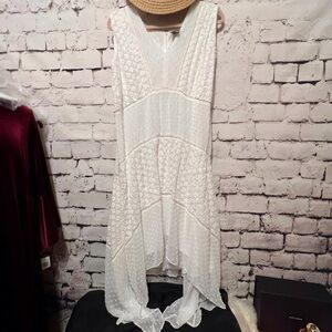 TAYLOR IVORY HANDKERCHIEF FINE DETAILED DRESS 20W